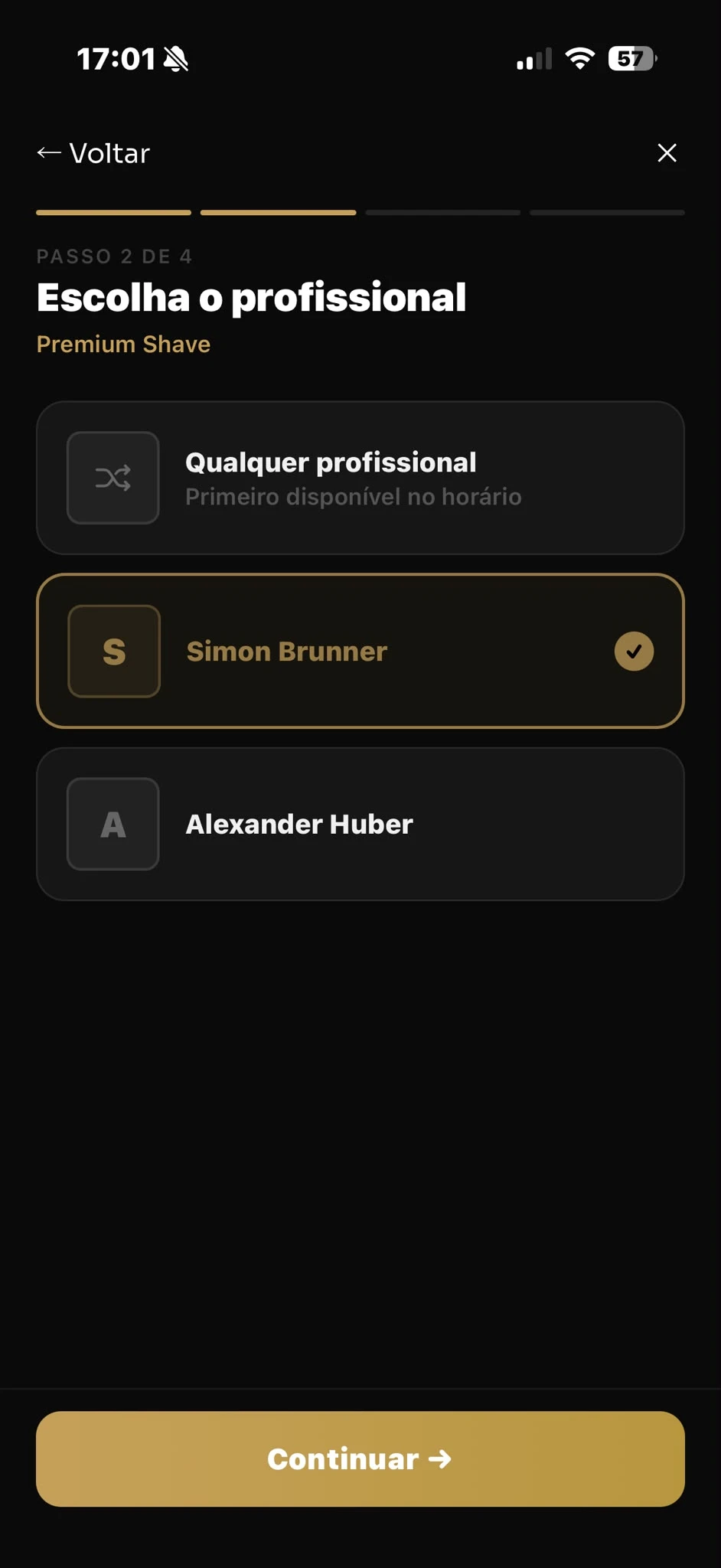 Ecrã de escolha do profissional ao marcar um corte na app Fadegram