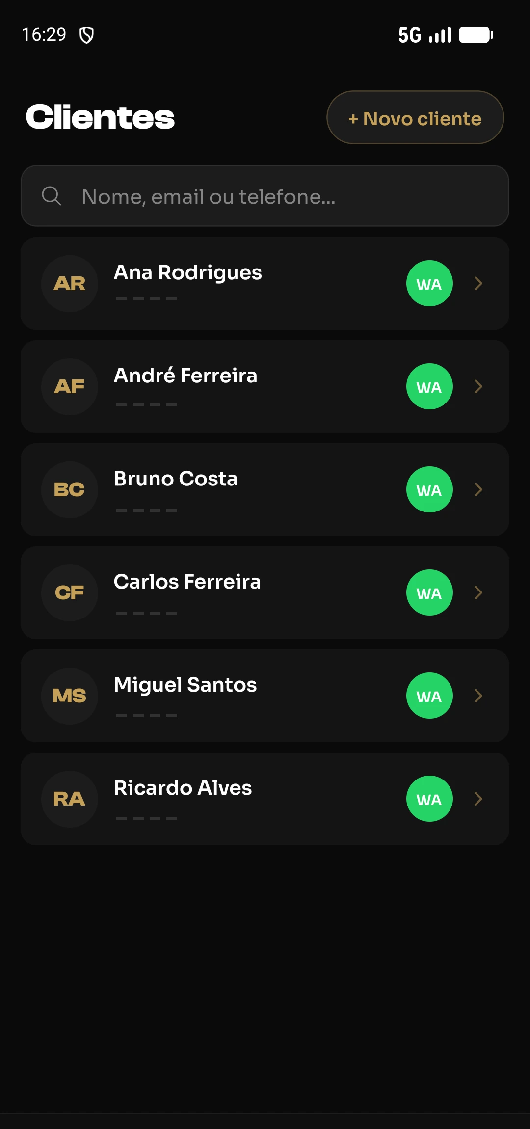 Lista de clientes de uma barbearia na app Fadegram Pro